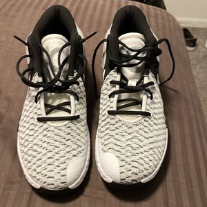 Men’s Nike KD shoes size 11